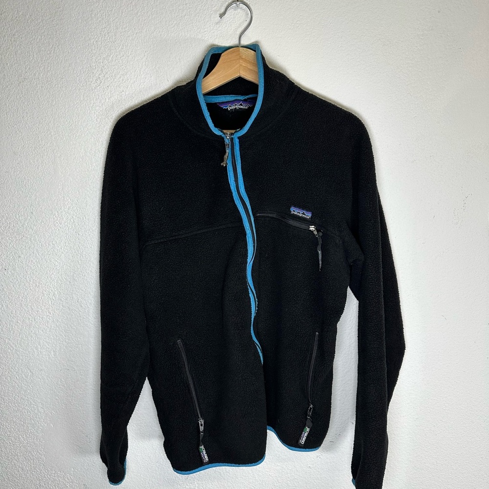 Vintage Patagonia Men's large Black Fleece Sweater